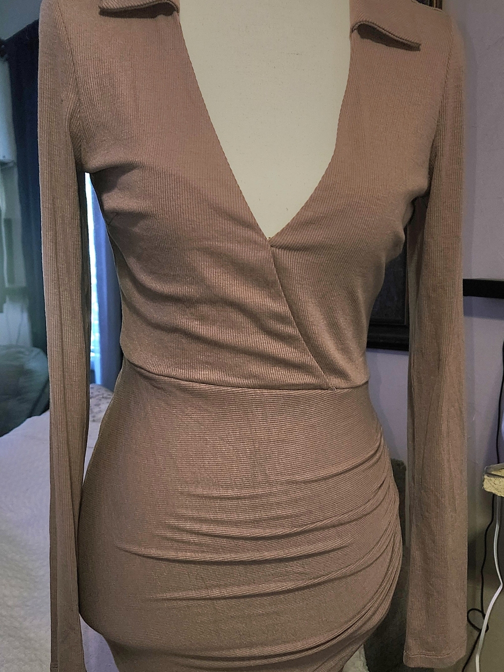 Princess Polly Taupe Long Sleeve V-Neck Bodycon Dress Sz 4 - Picture 2 of 8
